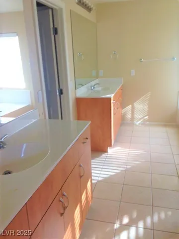 $2,000 | 7943 Garden Stone Court, Las Vegas, NV 89149