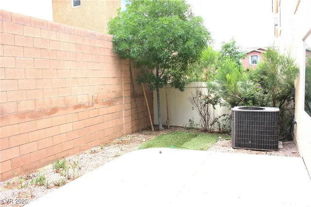 $2,000 | 7943 Garden Stone Court, Las Vegas, NV 89149