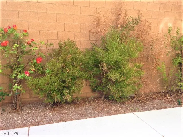 $2,000 | 7943 Garden Stone Court, Las Vegas, NV 89149