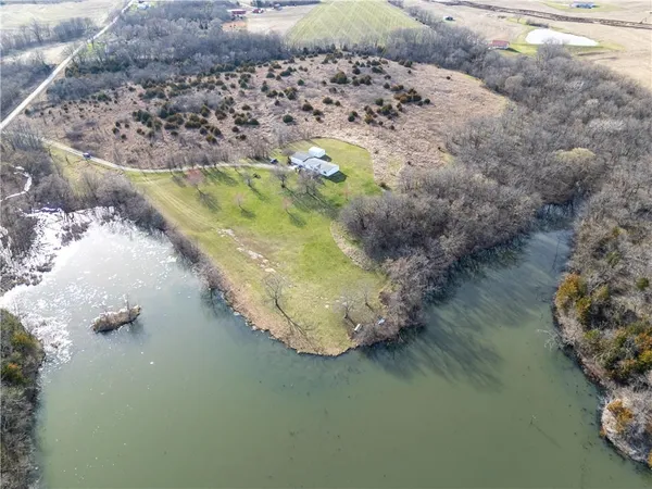 $490,000 | 8333 Southeast Tobin Valley Drive, Cowgill, MO 64637