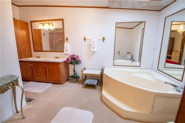 $490,000 | 8333 Southeast Tobin Valley Drive, Cowgill, MO 64637