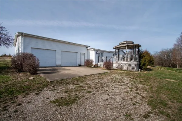 $490,000 | 8333 Southeast Tobin Valley Drive, Cowgill, MO 64637