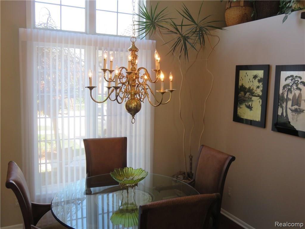 358 Jonathan Drive Rochester, MI 48307 - Photo 5 of 22 5.JPG