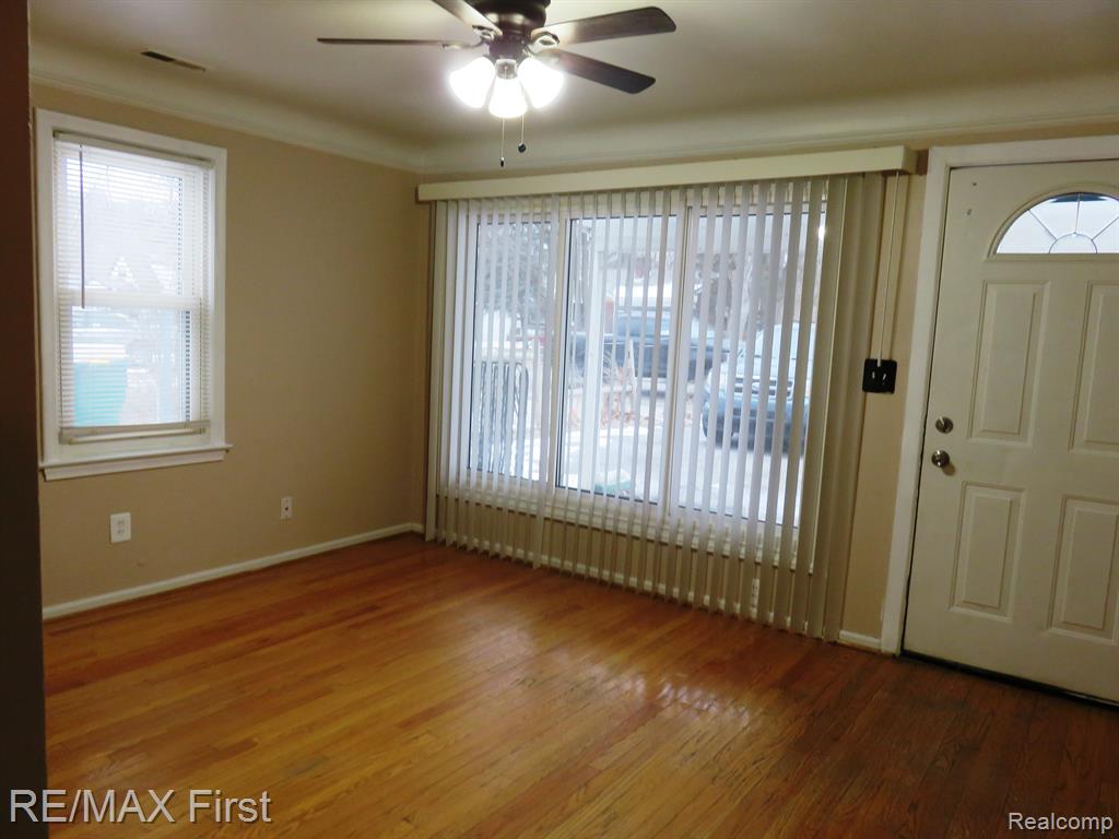 21337 Inkster Road Farmington Hills, MI 48336 - Photo 3 of 12