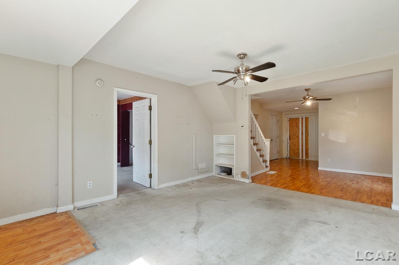 328 Crystal Spring Avenue Adrian, MI 49221 - Photo 8 of 24 50155313-843a96d5-52db-41c3-8ad9-6ec745c2b135.JPG
