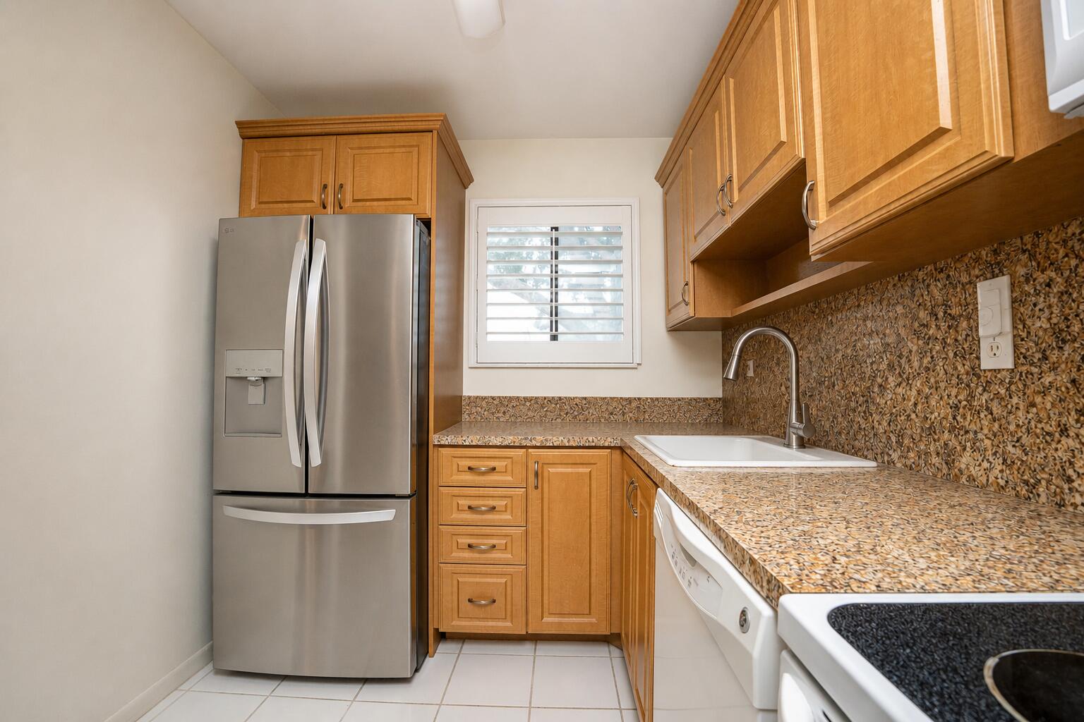 5355 Southeast Miles Grant Road, Unit 114 Stuart, FL 34997 - Photo 5 of 34 dcf1d4ea-77ca-4443-aa1d-f55289ec74e3