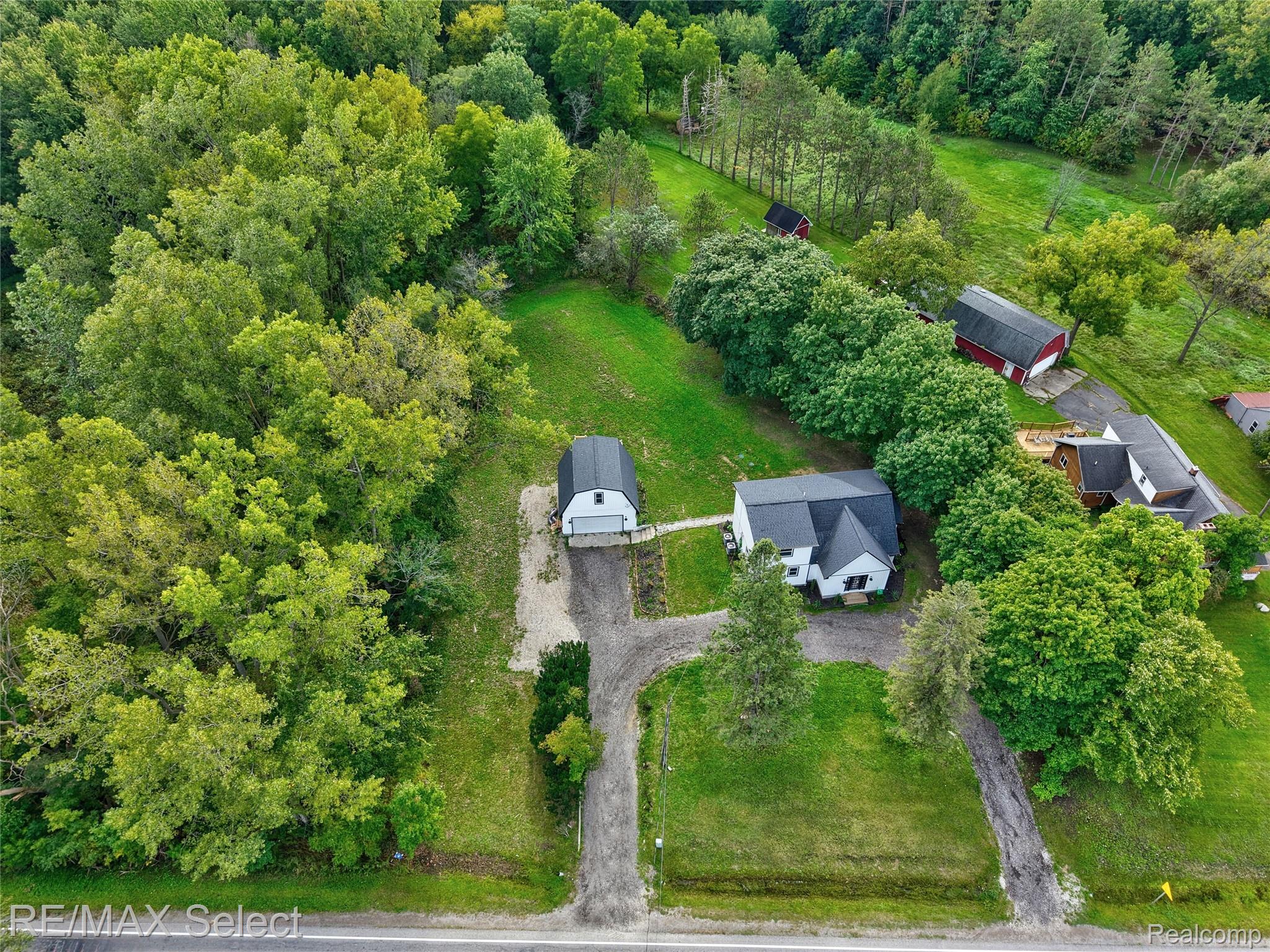 12111 Linden Road Linden, MI 48451 - Photo 13 of 63 12111 Linden Rd 16.jpg