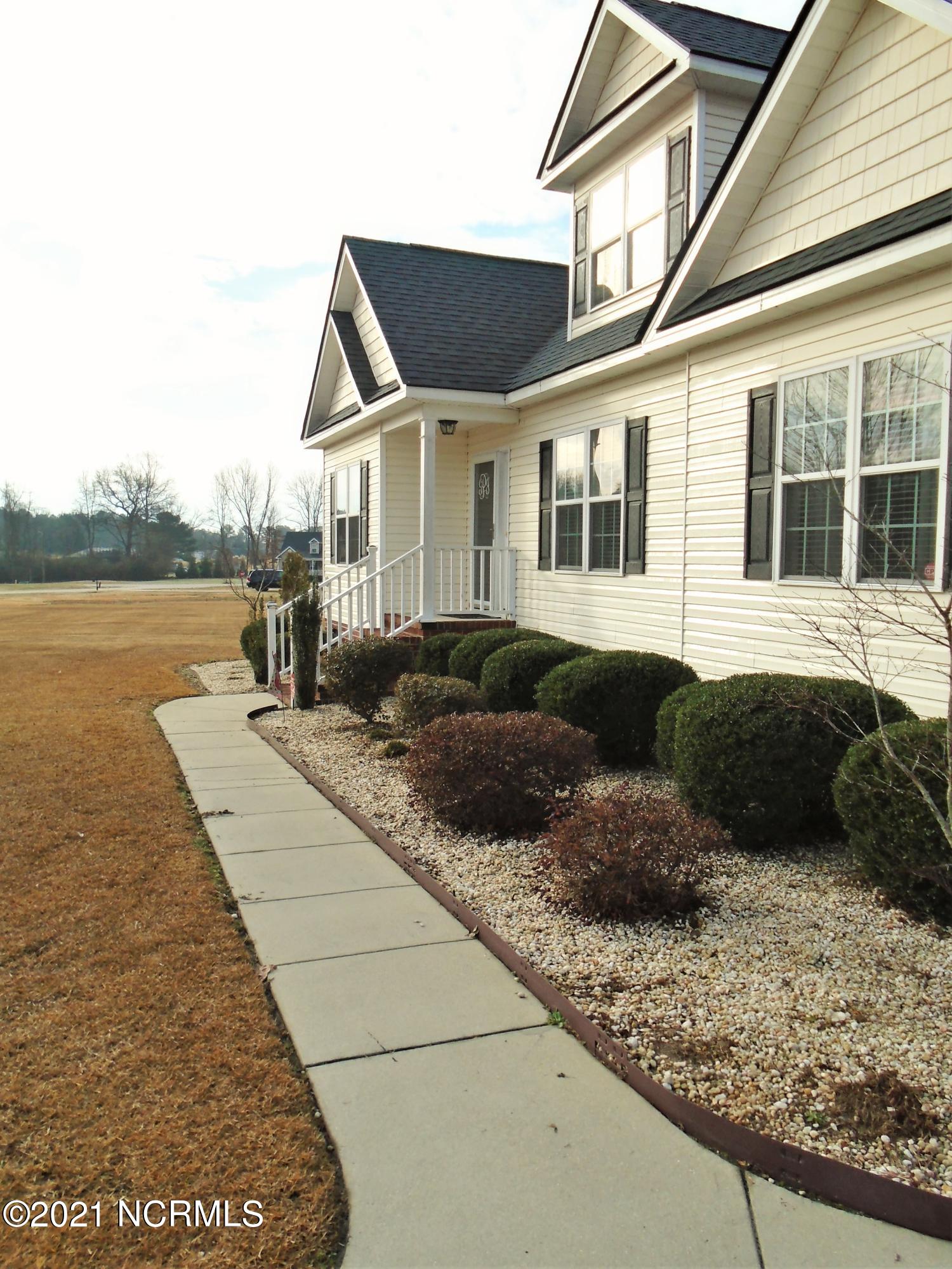 4033 Baybrook Road Nashville, NC 27856 - Photo 13 of 46 Front Walk.