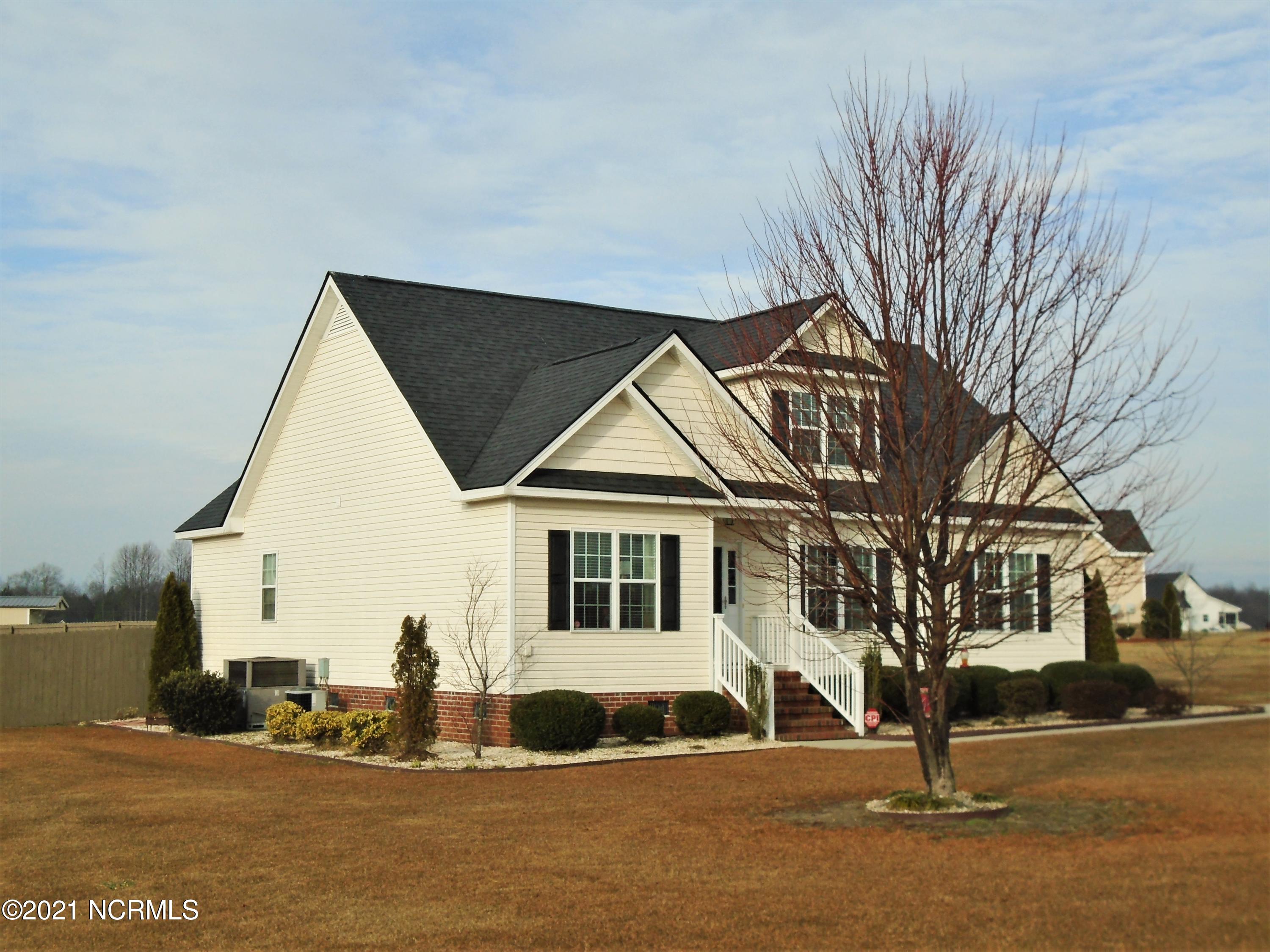 4033 Baybrook Road Nashville, NC 27856 - Photo 3 of 46 DSC00951 (2)