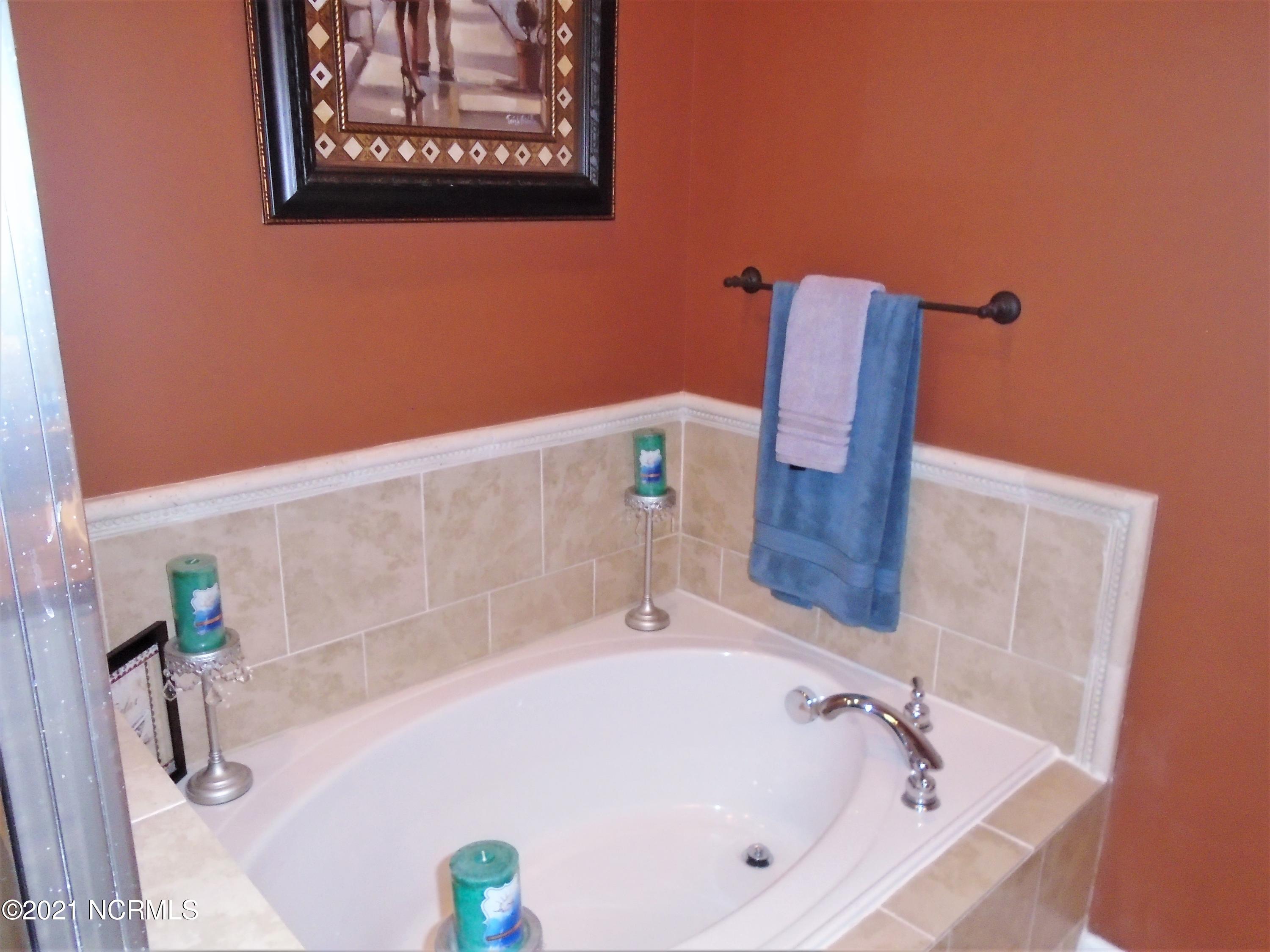 4033 Baybrook Road Nashville, NC 27856 - Photo 34 of 46 Master Bath.