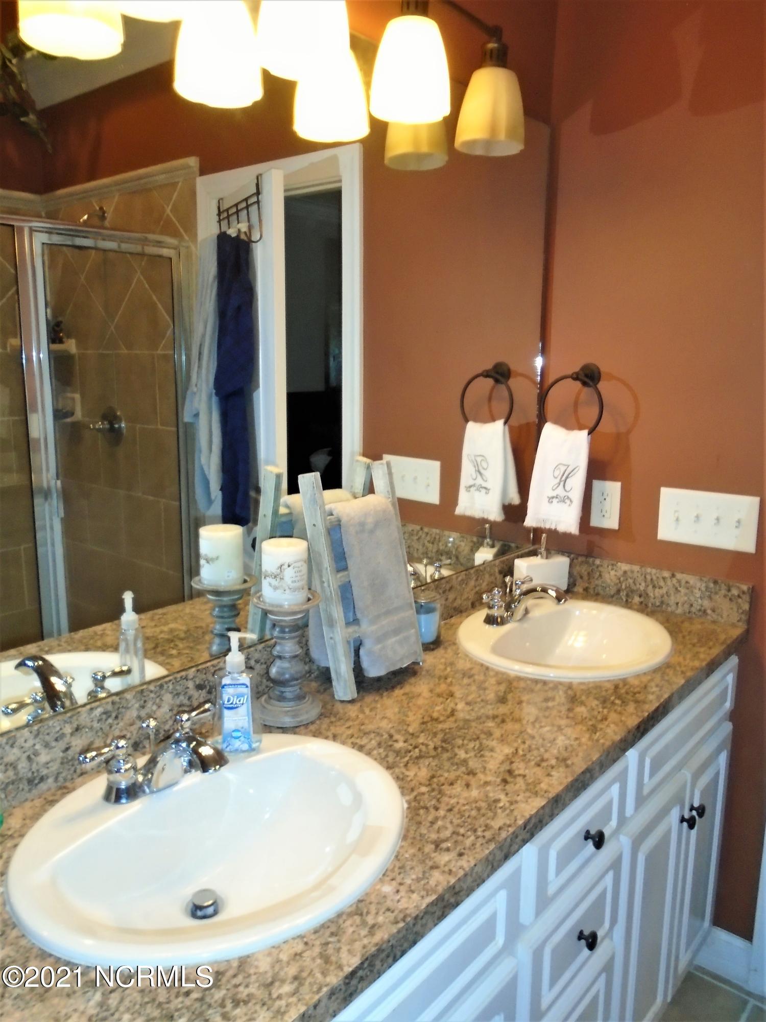 4033 Baybrook Road Nashville, NC 27856 - Photo 36 of 46 Master Bath.