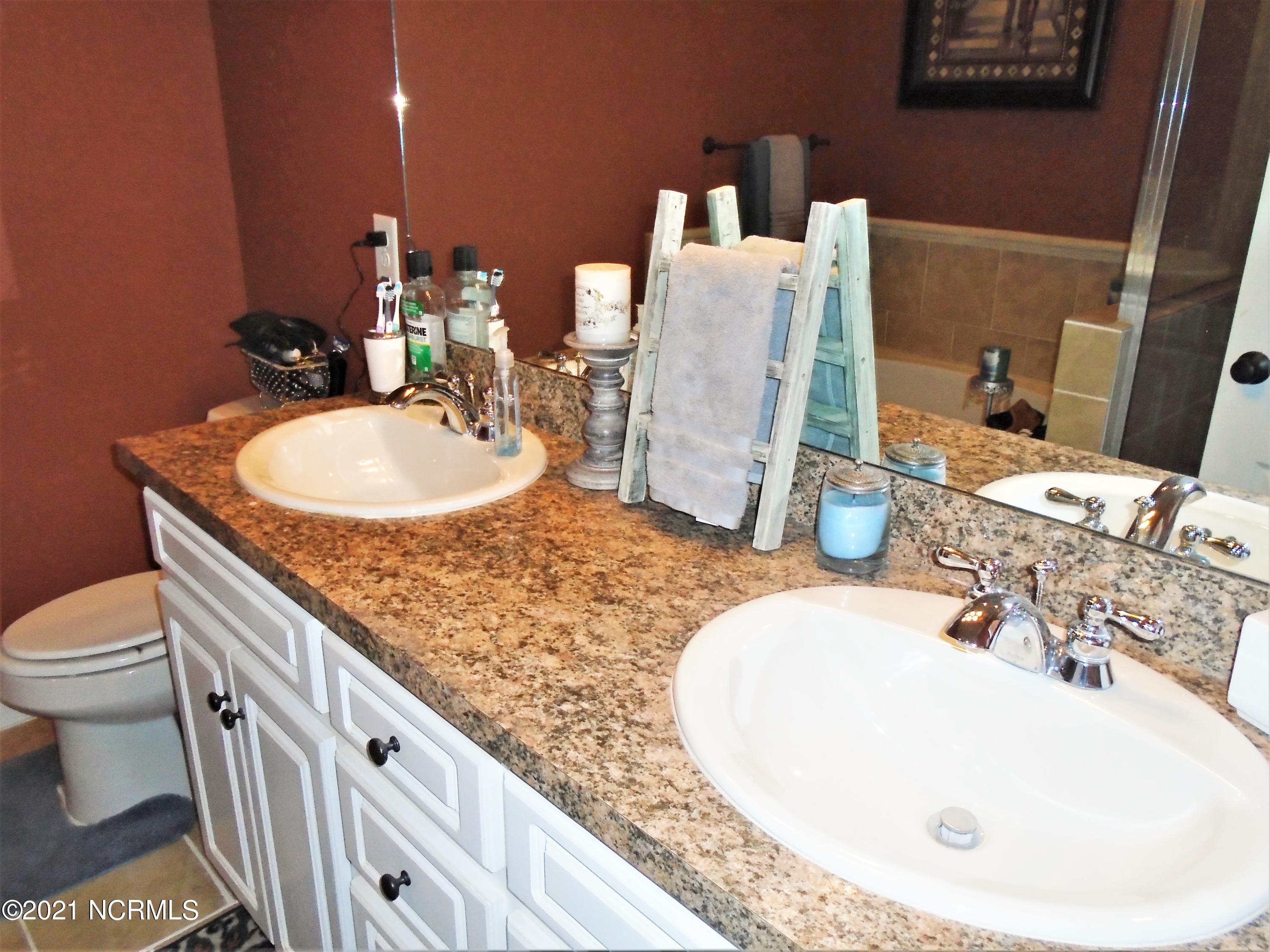 4033 Baybrook Road Nashville, NC 27856 - Photo 37 of 46 Master Bath.