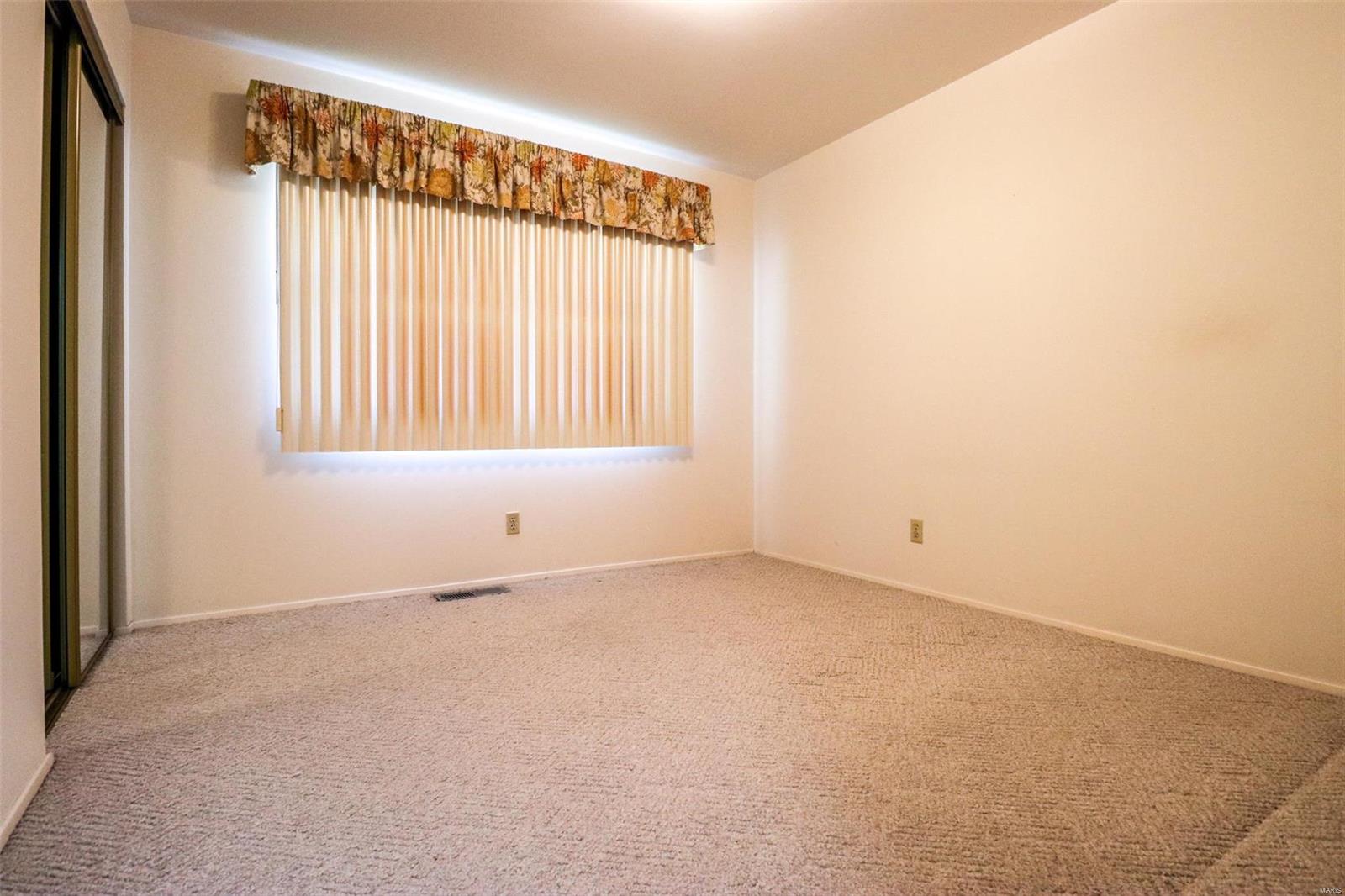 5108 Milburn Road St. Louis, MO 63129 - Photo 20 of 32