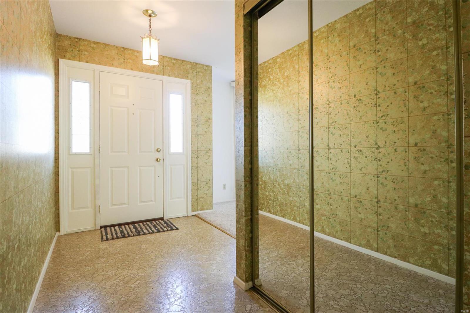 5108 Milburn Road St. Louis, MO 63129 - Photo 4 of 32