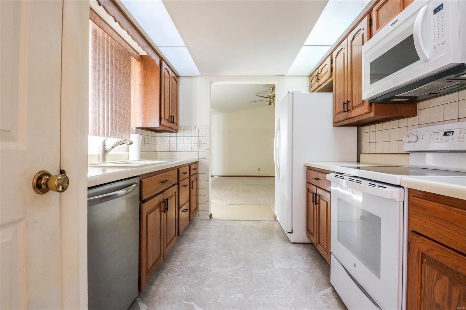 5108 Milburn Road St. Louis, MO 63129 - Photo 8 of 32