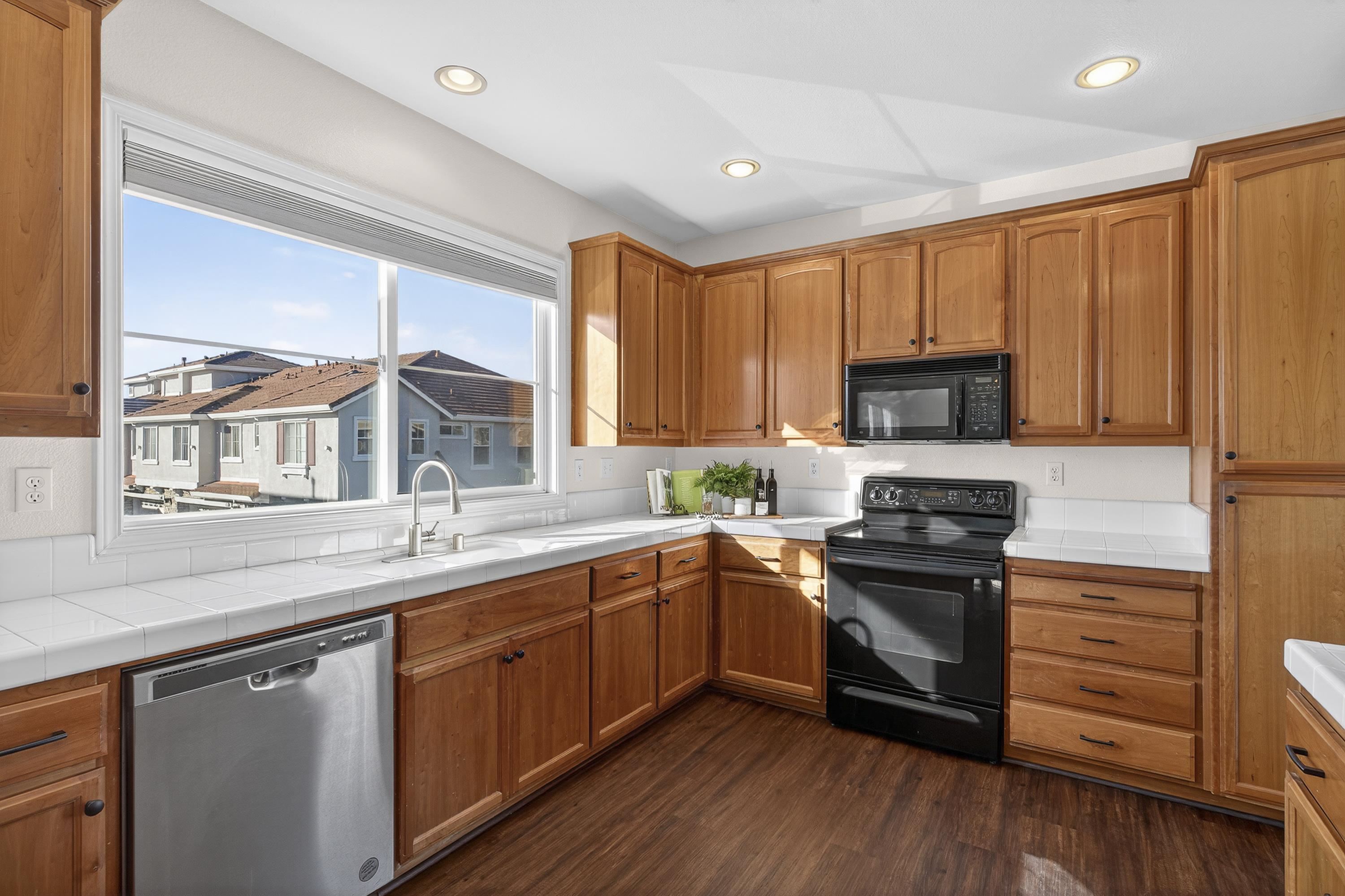 4503 Sandyford Court Dublin, CA 94568 - Photo 14 of 40