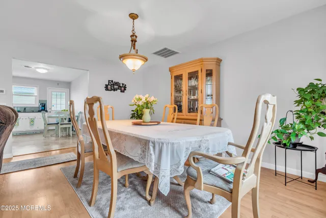 $325,000 | 9 Morongo Court, Toms River, NJ 08757