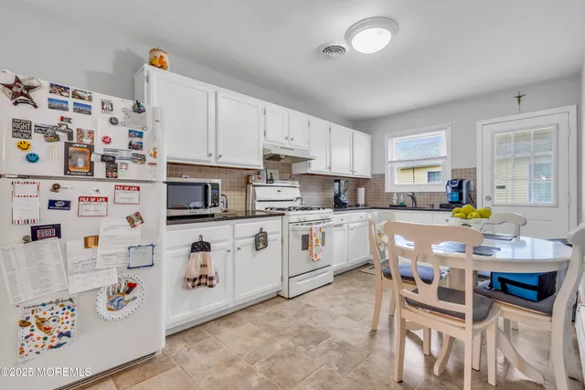 $325,000 | 9 Morongo Court, Toms River, NJ 08757