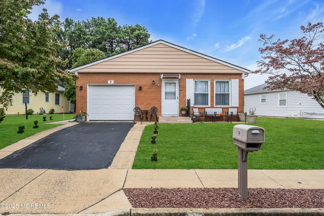 $339,999 | 9 Morongo Court, Toms River, NJ 08757