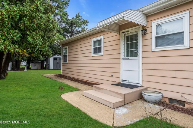 $339,999 | 9 Morongo Court, Toms River, NJ 08757