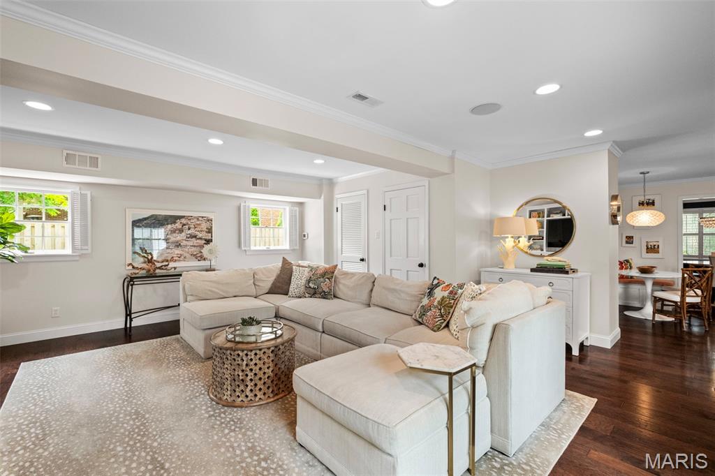 46 Enfield Road St. Louis, MO 63132 - Photo 14 of 42