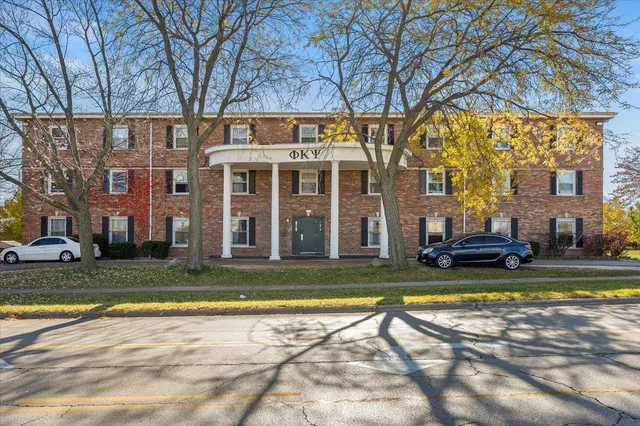 $1,250,000 | 1020 West Hillcrest Drive, DeKalb, IL 60115