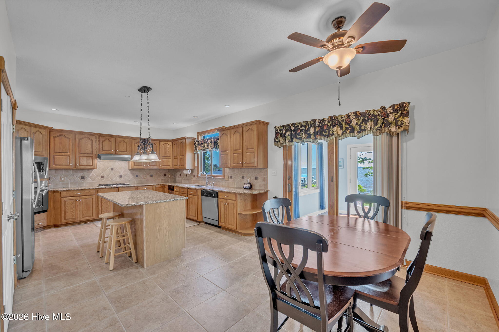 262 Ainsley Road Hertford, NC 27944 - Photo 12 of 77 Breakfast nook (1)