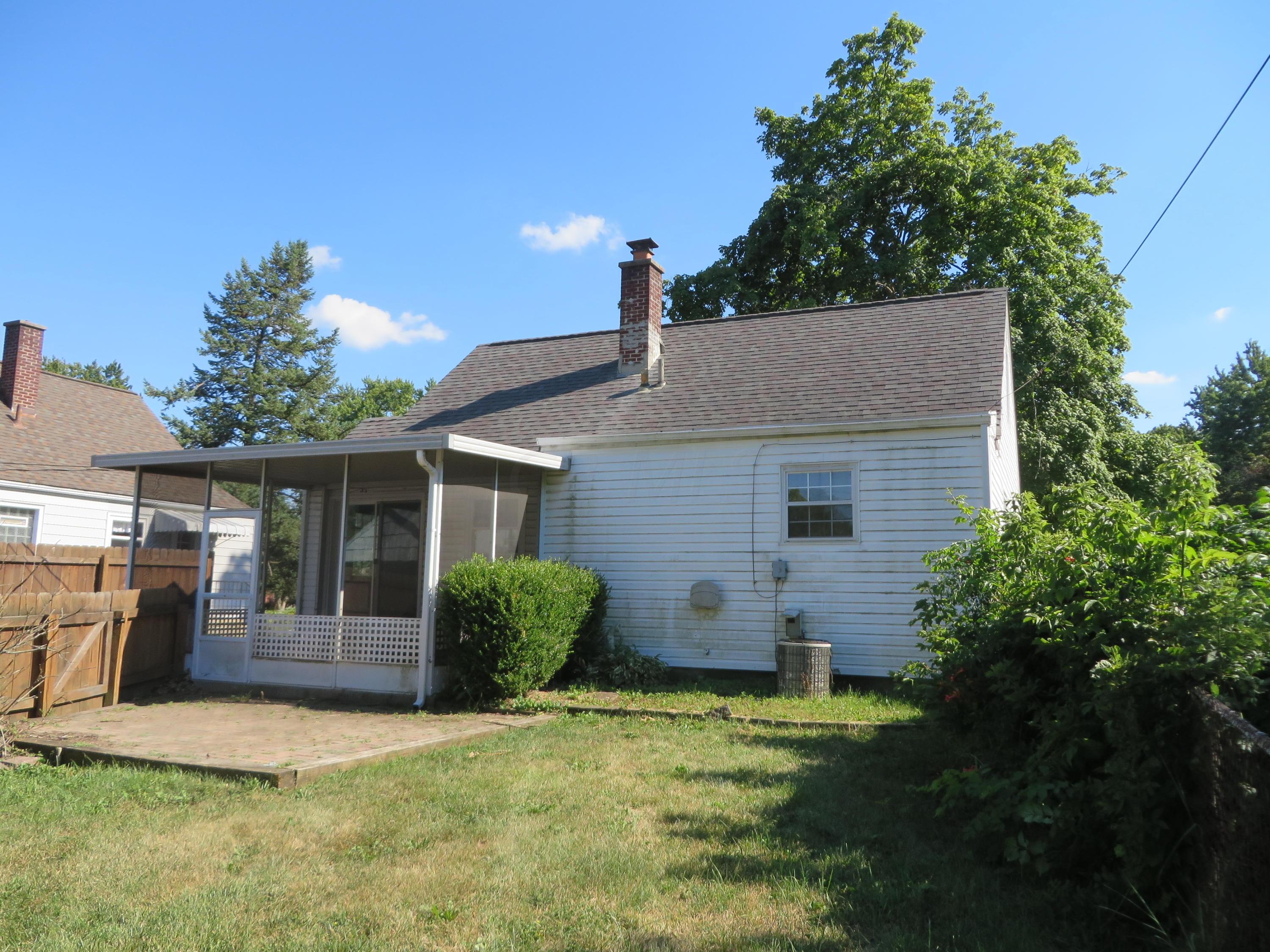 520 Chatham Road Columbus, OH 43214 - Photo 2 of 17