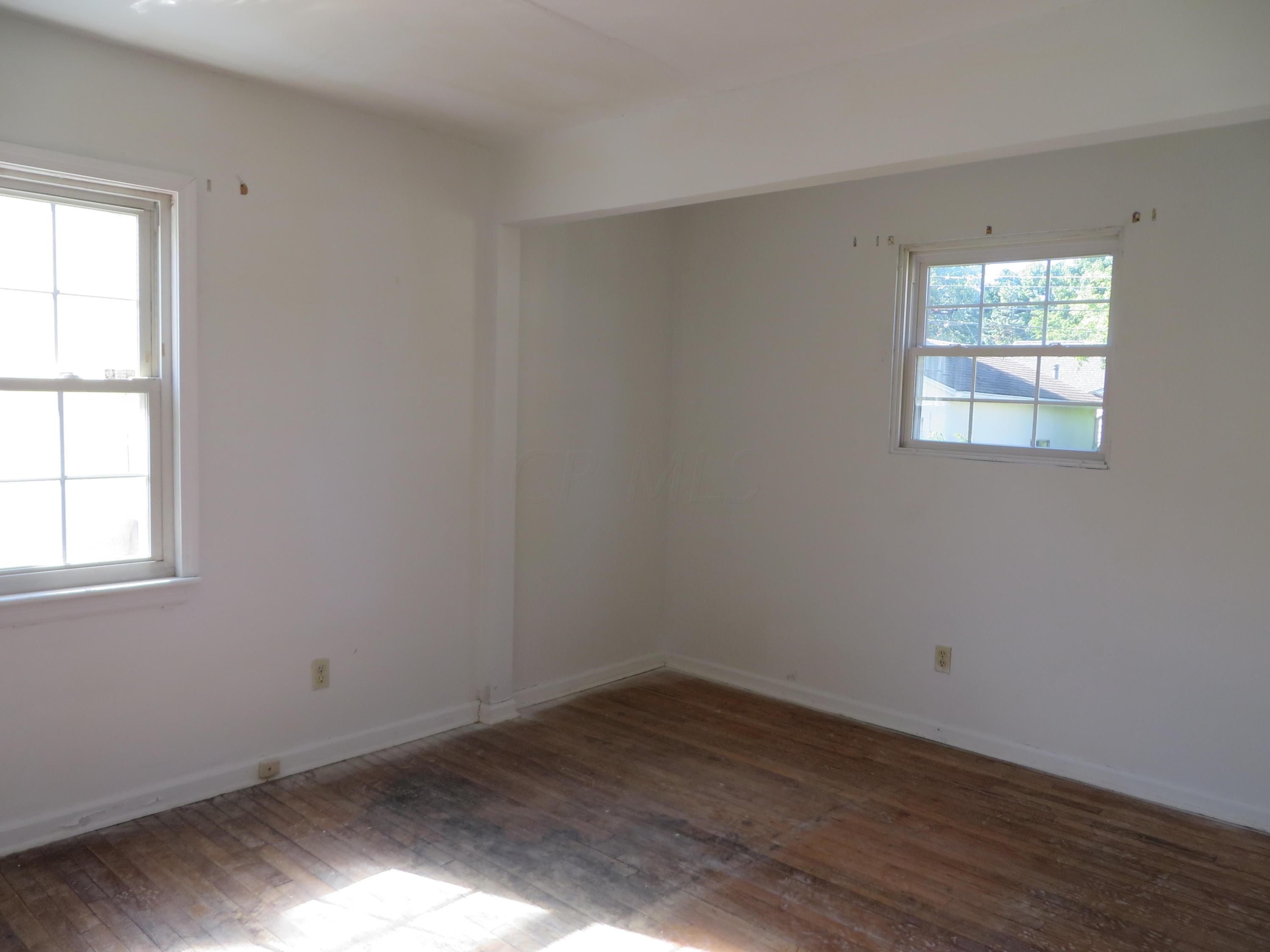 520 Chatham Road Columbus, OH 43214 - Photo 8 of 17