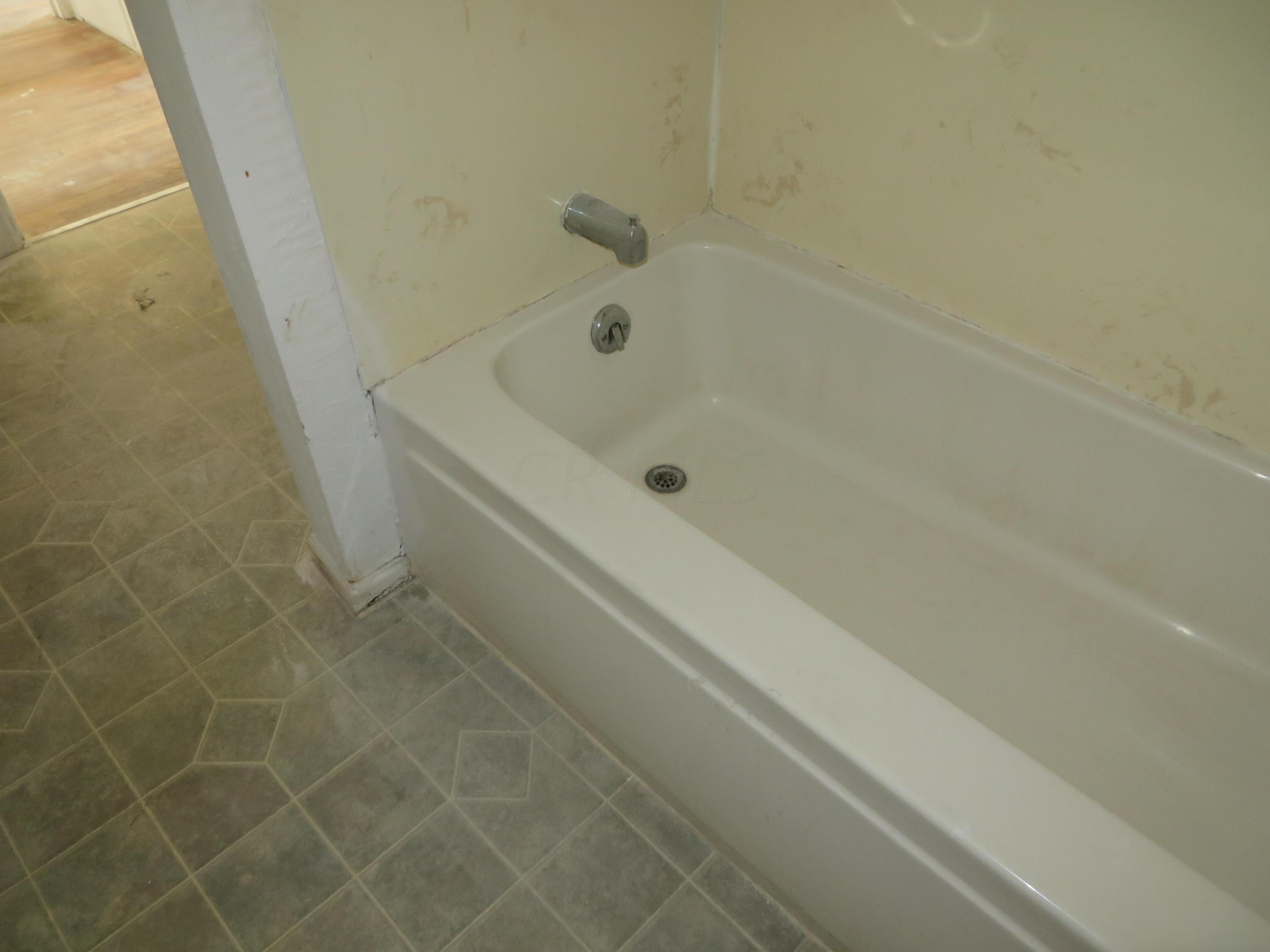 520 Chatham Road Columbus, OH 43214 - Photo 10 of 17