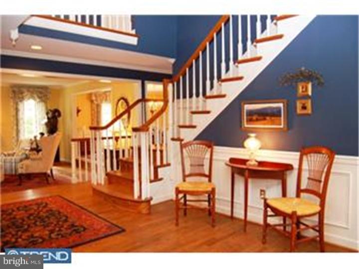 239 Ravenscliff Road Wayne, PA 19087 - Photo 2 of 12 Foyer