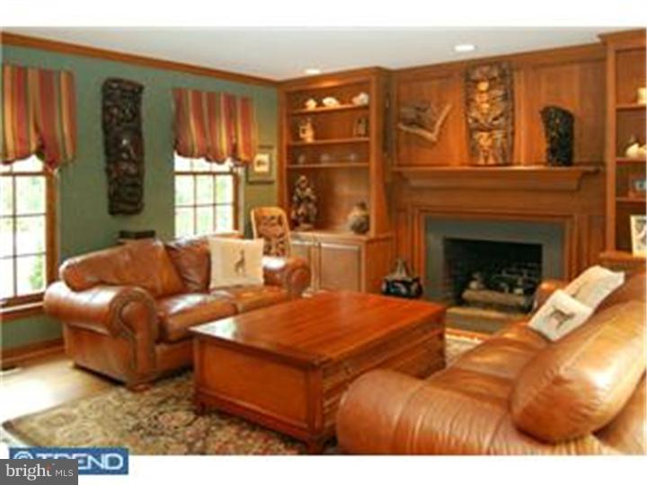 239 Ravenscliff Road Wayne, PA 19087 - Photo 5 of 12 Office / Study