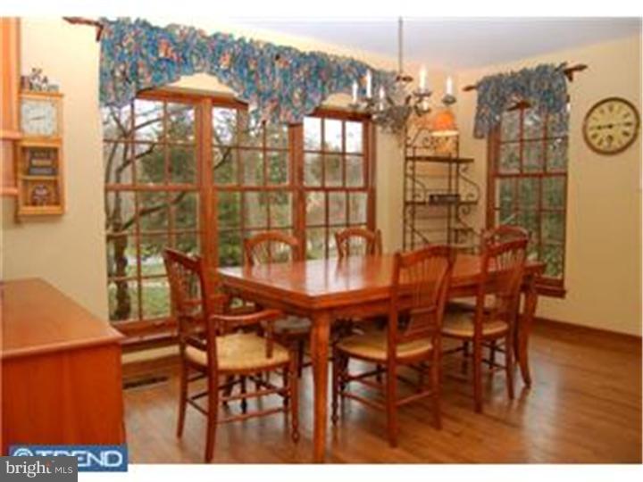 239 Ravenscliff Road Wayne, PA 19087 - Photo 7 of 12 Kitchen