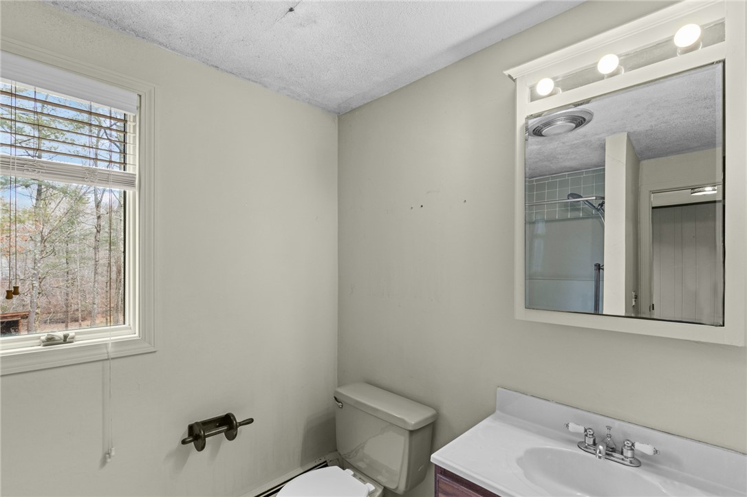 60 Meadowbrook Road Richmond, RI 02898 - Photo 17 of 44 1st floor full bathroom