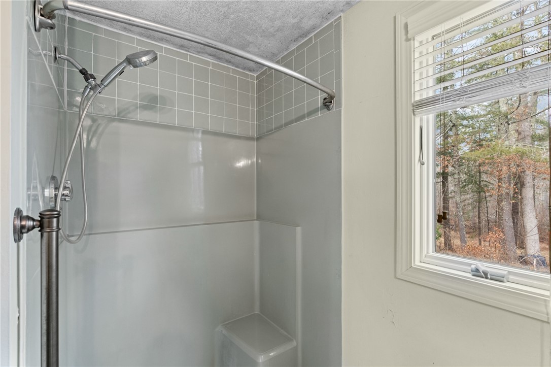 60 Meadowbrook Road Richmond, RI 02898 - Photo 18 of 44 1st floor full bathroom