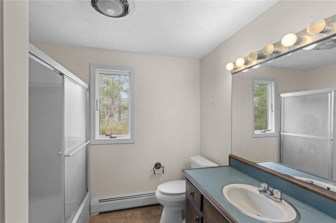 60 Meadowbrook Road Richmond, RI 02898 - Photo 21 of 44 2nd floor full bathroom