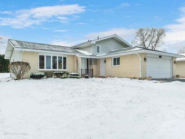 $415,000 | 1131 Hobart Avenue, Downers Grove, IL 60516