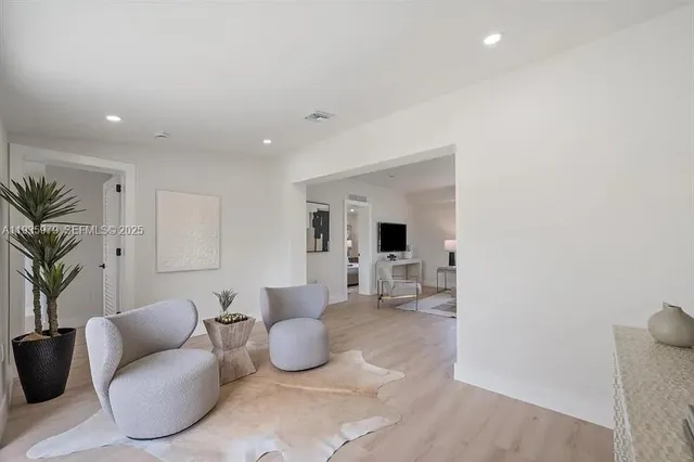 $150 | 2442 Northwest 170th Street, Unit B, Miami Gardens, FL 33056