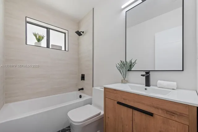 $150 | 2442 Northwest 170th Street, Unit B, Miami Gardens, FL 33056