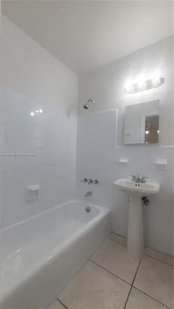 $1,750 | 2615 Southwest 22nd Avenue, Unit 3, Miami, FL 33133