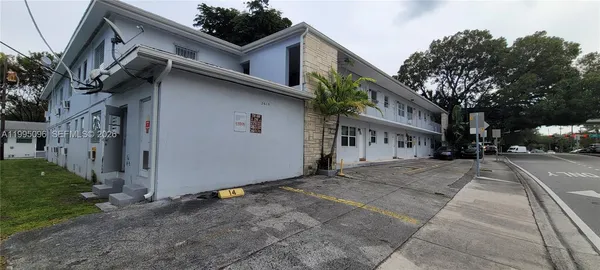$1,750 | 2615 Southwest 22nd Avenue, Unit 3, Miami, FL 33133