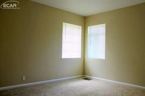 3368 Fenton Road Flint, MI 48507 - Photo 12 of 21 20439686-11.JPG