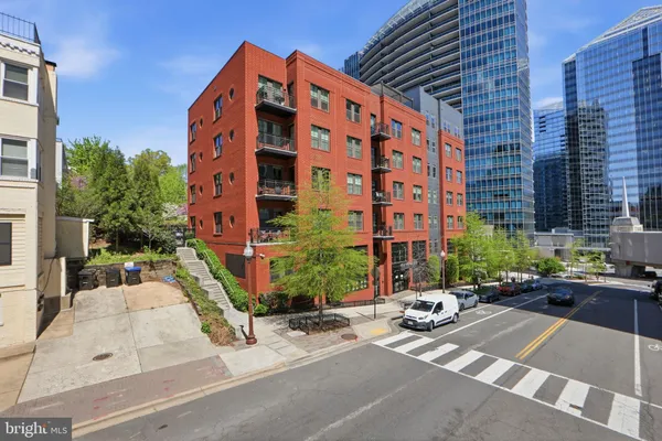 $1,149,000 | 1411 Key Boulevard, Unit 409, Arlington, VA 22209