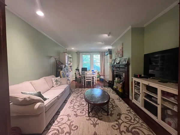 $4,600 | 313 Tappan Street, Unit 2, Brookline, MA 02445