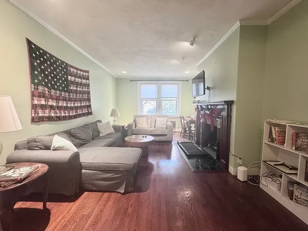 $4,600 | 313 Tappan Street, Unit 2, Brookline, MA 02445