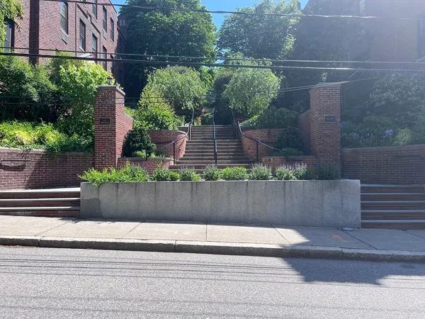 $4,600 | 313 Tappan Street, Unit 2, Brookline, MA 02445