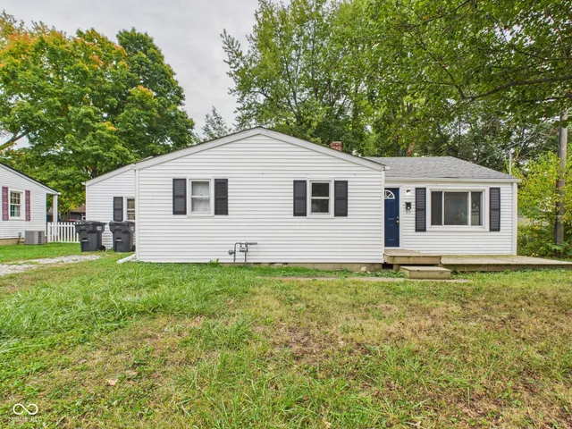 $159,900 | 66 Circle Drive, Chesterfield, IN 46017