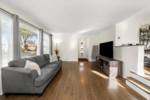 $375,000 | 10429 South Keeler Avenue, Oak Lawn, IL 60453