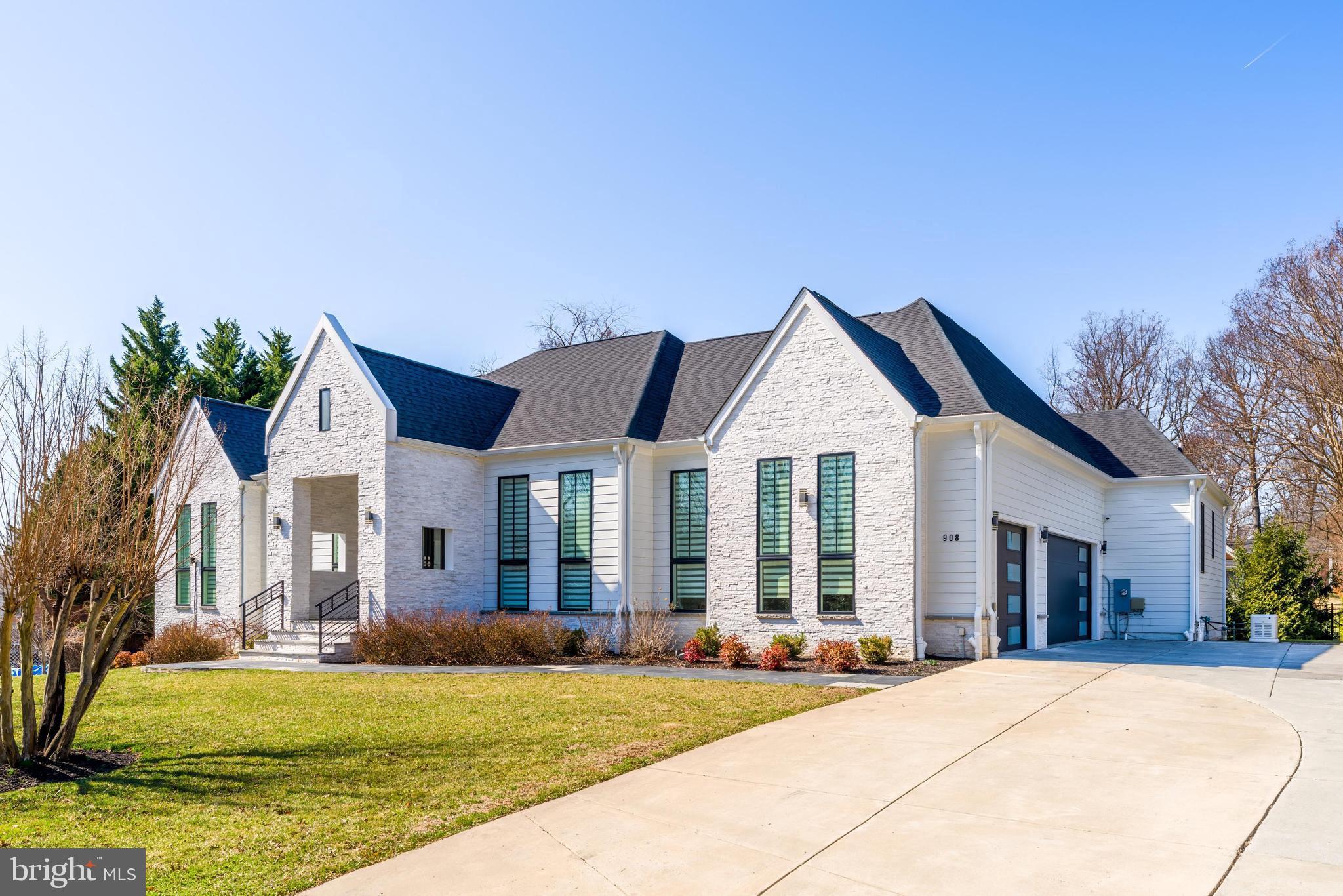 908 Walker Road Great Falls, VA 22066 - Photo 2 of 50