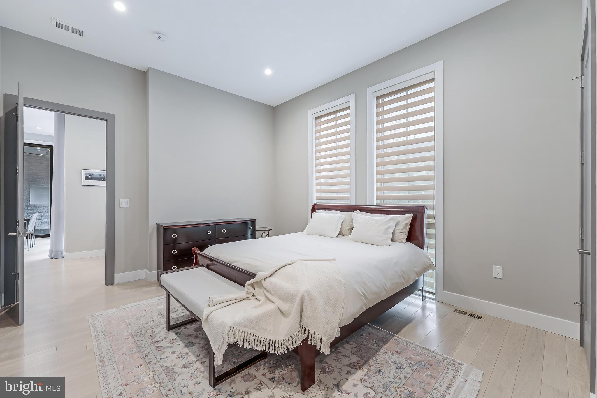 908 Walker Road Great Falls, VA 22066 - Photo 21 of 50